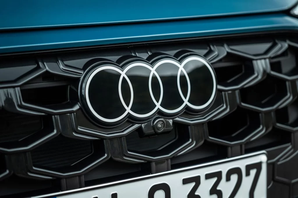 Audi Q3 SB TFSI malpeloblue J1301535 Motor16