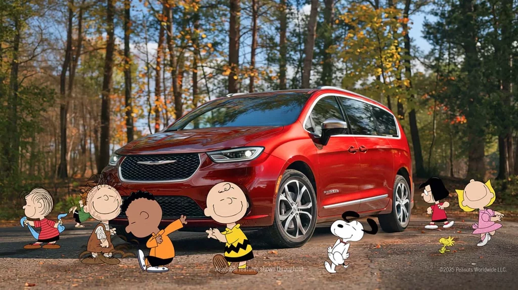 Chrysler Pacifica peanuts snoopy 1 Motor16