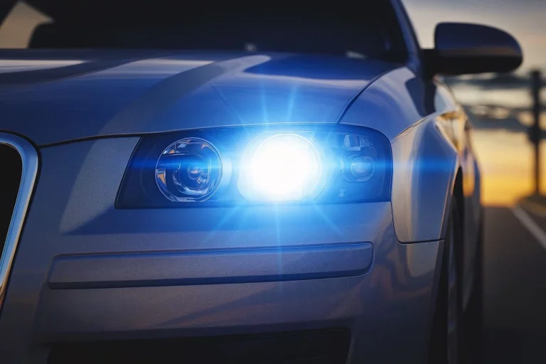 Olvida las bombillas ilegales: las nuevas LED de Philips se montan en 5 minutos y cumplen con la normativa