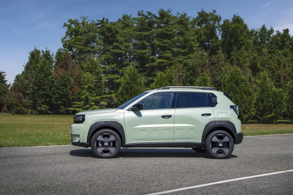 Fiat Grande Panda. La reinvención del icono italiano para la movilidad urbana moderna 7 Motor16 FIAT GRANDE PANDA GASOLINA 3 Motor16