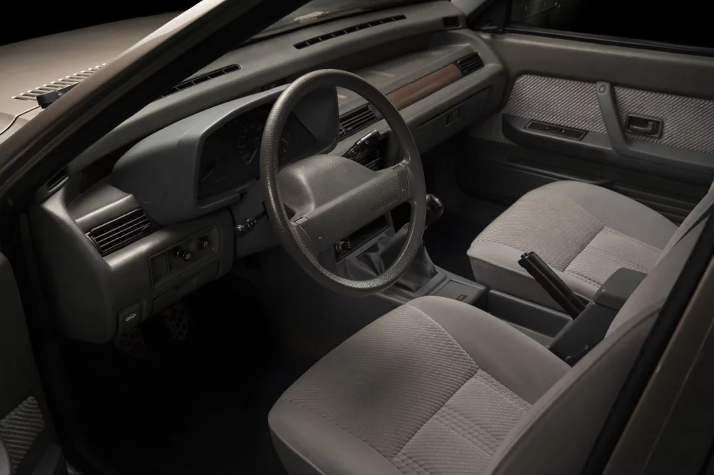 Cuatro décadas del Hyundai Sonata: la larga y azarosa historia del gran líder coreano 13 Motor16 HYUNDAI SONATA 1 GENERACION 4 Motor16