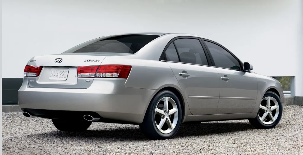 Cuatro décadas del Hyundai Sonata: la larga y azarosa historia del gran líder coreano 29 Motor16 HYUNDAI SONATA 5 GENERACION 2 Motor16