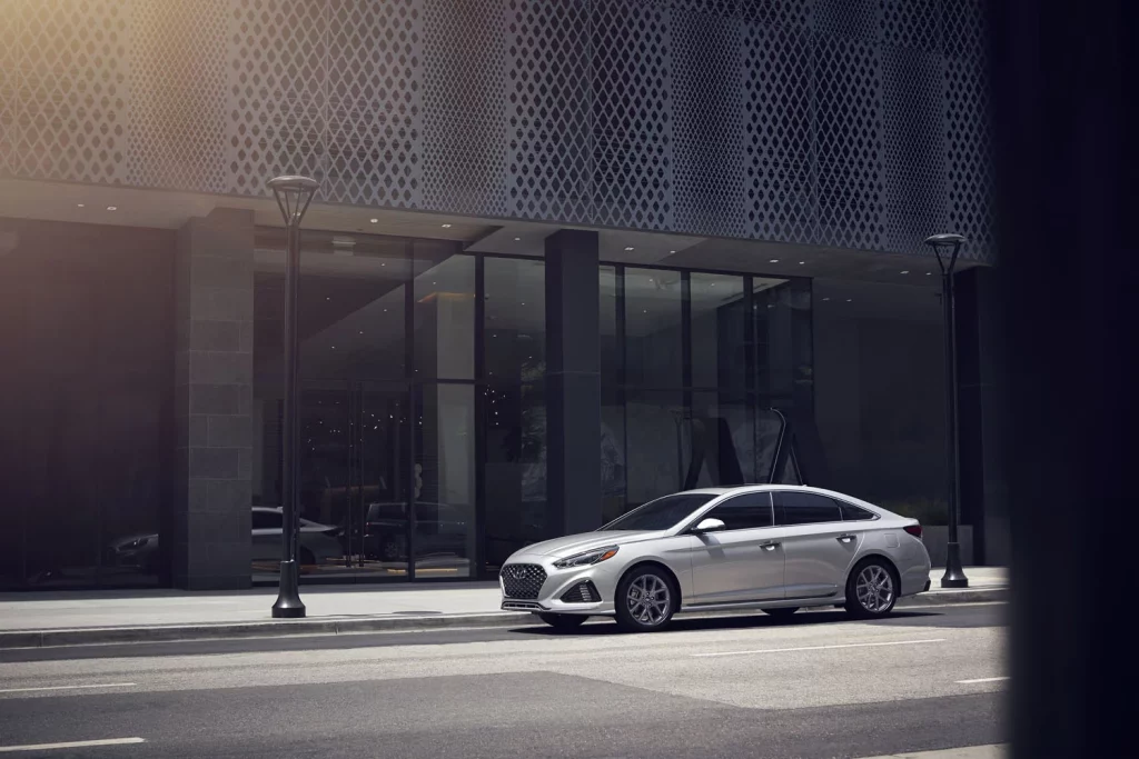 Cuatro décadas del Hyundai Sonata: la larga y azarosa historia del gran líder coreano 7 Motor16 HYUNDAI SONATA 7 GENERACION 1 Motor16