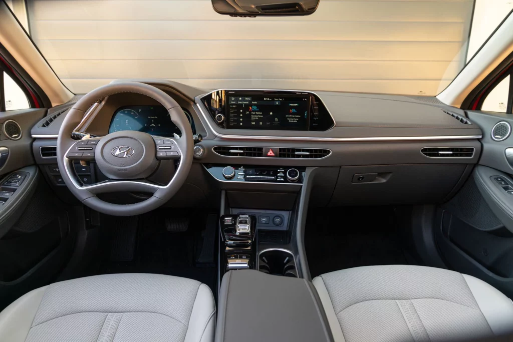 Cuatro décadas del Hyundai Sonata: la larga y azarosa historia del gran líder coreano 12 Motor16 HYUNDAI SONATA 8 GENERACION 2 Motor16