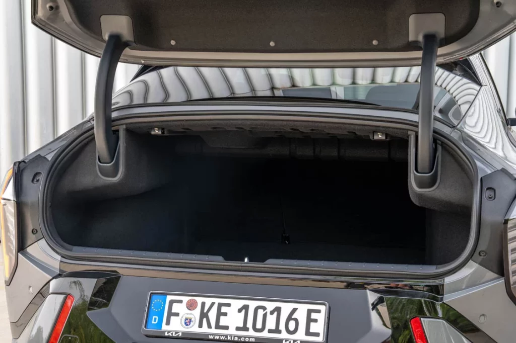 Kia EV4 Fastback 16 Motor16