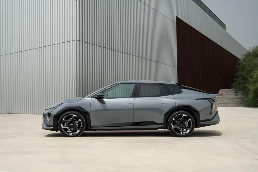 Kia EV4 Fastback 22 Motor16