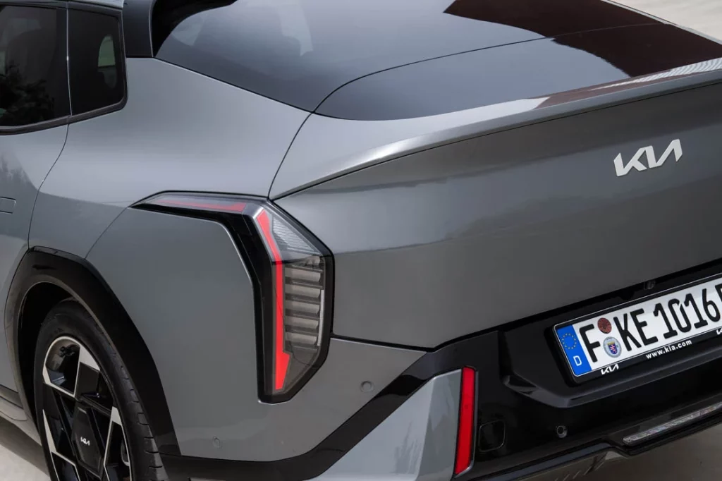 Kia EV4 Fastback 26 Motor16