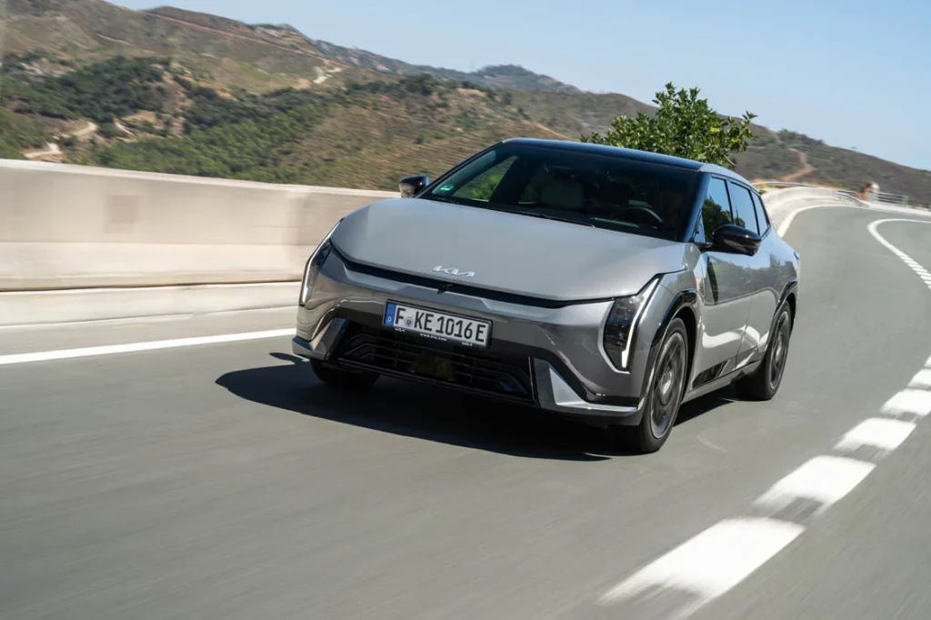 Kia EV4 Fastback 5 Motor16