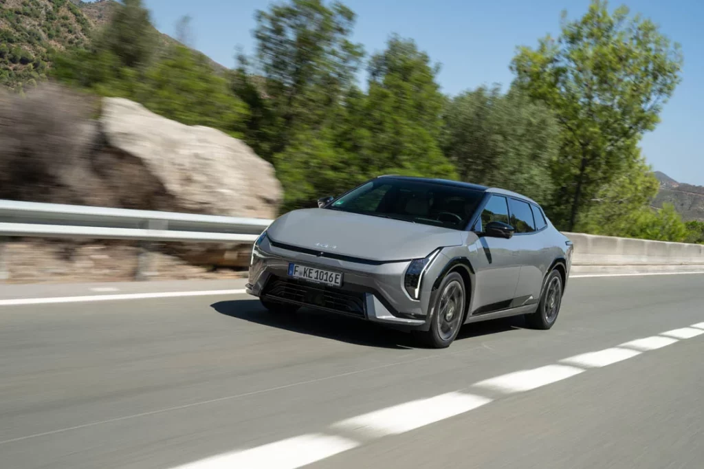 Kia EV4 Fastback 6 Motor16