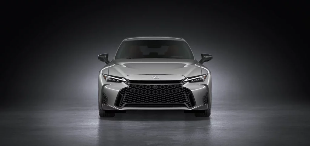2025 Lexus IS 350 USA. Imagen frontal.