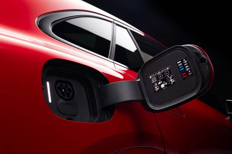 España supera los 52.000 cargadores, pero el 22% no funciona