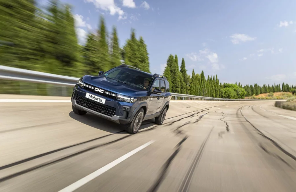 Estos son los 7 finalistas del Coche del Año en Europa 2026 2 Motor16 Prueba Dacia Bigster Journey Hybrid 155 33 Motor16