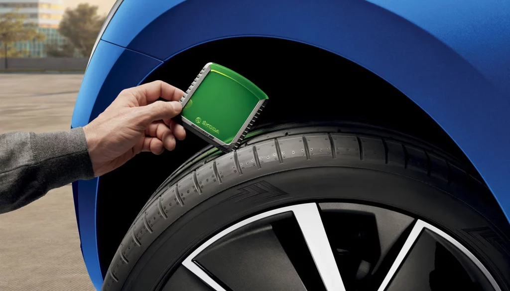 SOLUCIONES SIMPLY CLEVER SKODA 11 Motor16