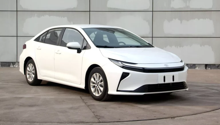 Toyota apuesta por el estilo Prius para renovar su Corolla en China