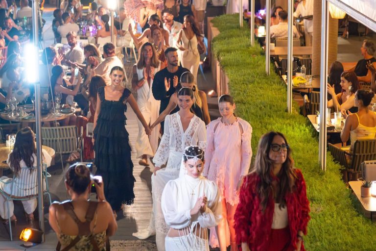 Éxito rotundo en el desfile de moda NM en 7 Pines Ibiza