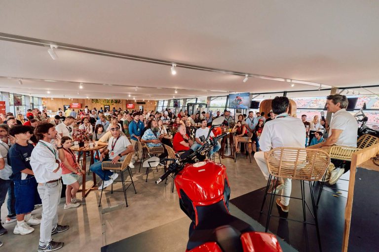 Sklum y Panorama Village unieron diseño y hospitalidad premium en el Gran Premi de Catalunya de MotoGP
