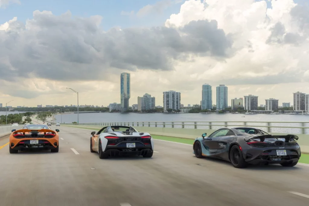 McLaren celebra un aniversario muy especial atravesando EE. UU.