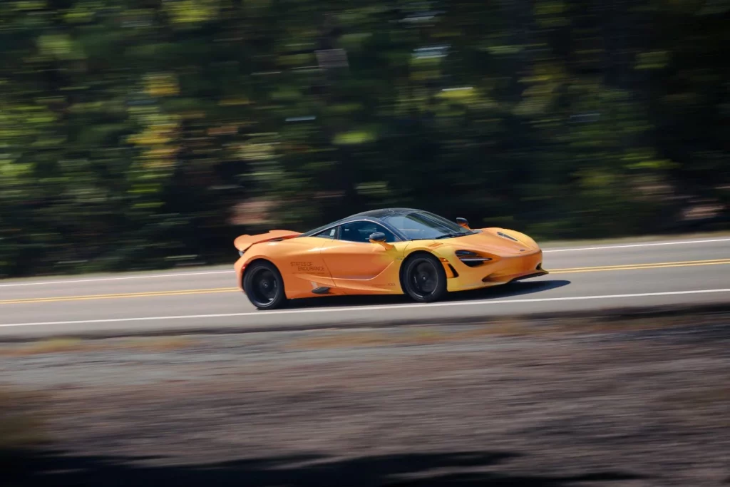 McLaren celebra un aniversario muy especial atravesando EE. UU.