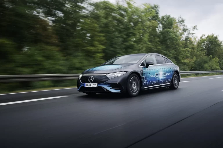 Un Mercedes EQS con batería de estado sólido viaja 1.205 km “de verdad”