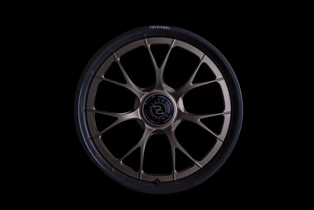 porsche 911 gt3 rs 992 1 llanta carbono aluminio dymag halo 27 Motor16