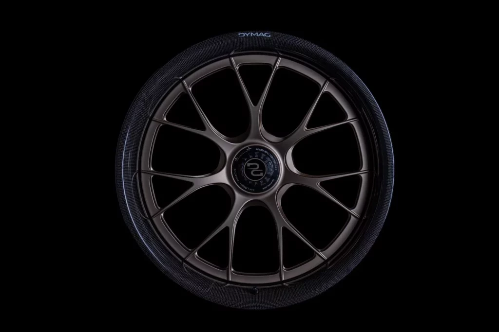porsche 911 gt3 rs 992 1 llanta carbono aluminio dymag halo 28 Motor16