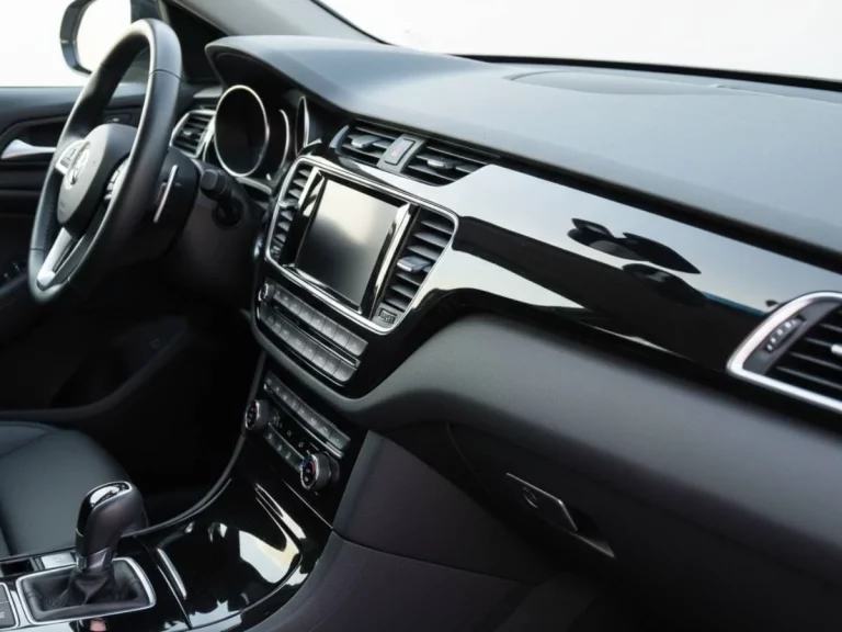 En Aliexpress tienes lo que necesitas para limpiar el salpicadero de tu coche por menos de 1 euro, y te va a sorprender