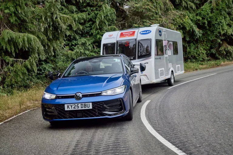El Volkswagen Passat 2026 es el mejor automóvil para remolcar caravanas