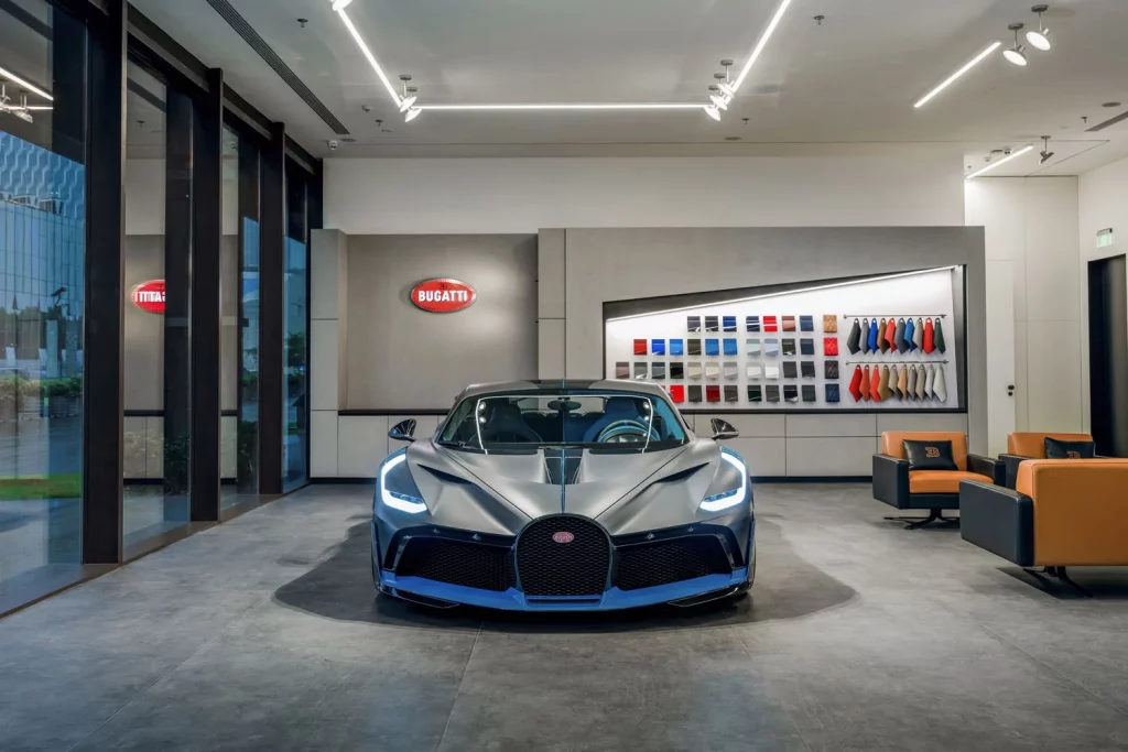 Bugatti desembarca en China: Shanghai acoge el primer showroom exclusivo de la marca 5 Motor16 01 2510 BUGATTI Divo Shanghai Motor16