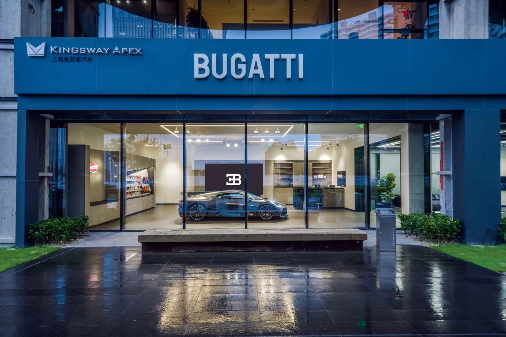 Bugatti desembarca en China: Shanghai acoge el primer showroom exclusivo de la marca 6 Motor16 02 2510 BUGATTI Divo Shanghai Motor16