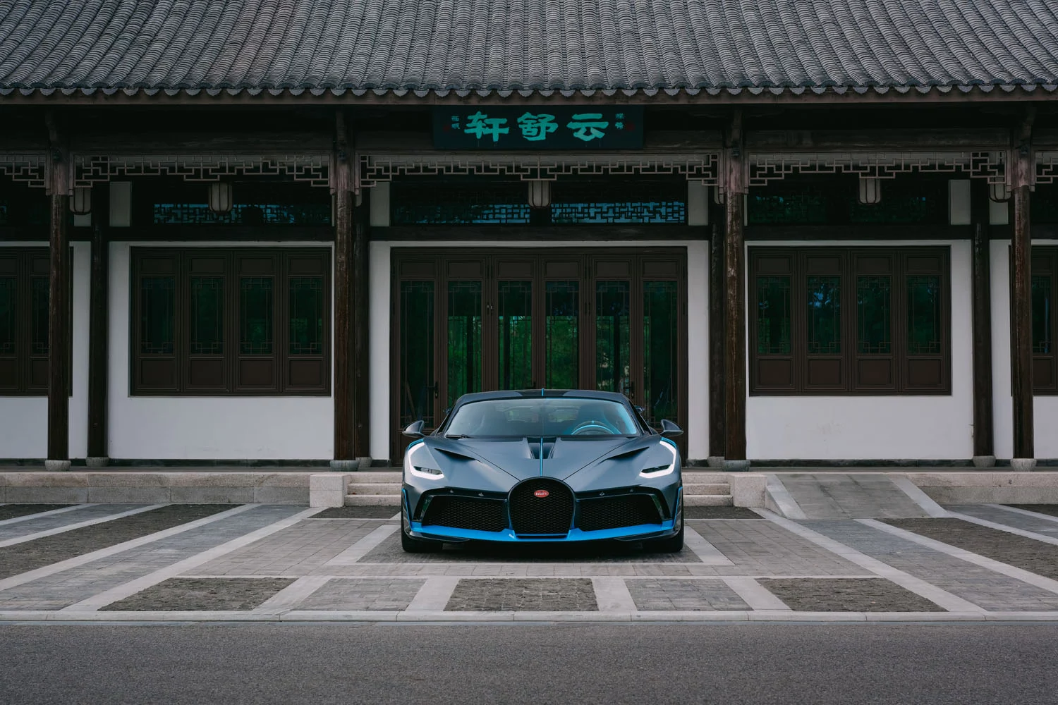 08 2510 BUGATTI-Divo-Shanghai