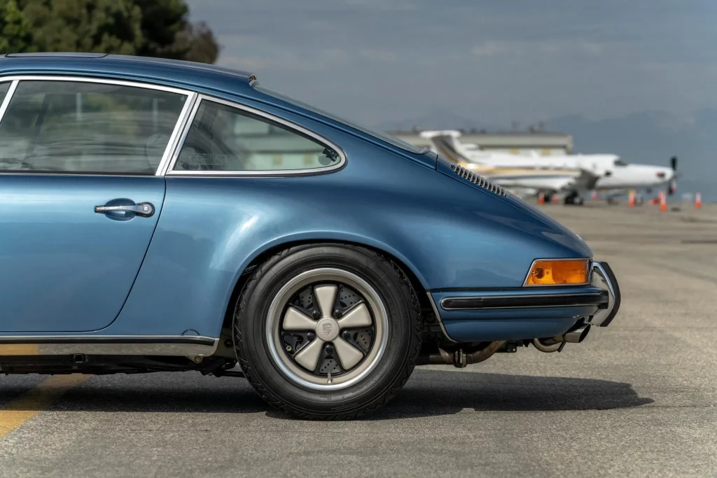 Los nombres que están detrás de este Porsche 911S que ha costado lo que cuatro a estrenar 15 Motor16 1971 Porsche 911S RUF Seinfeld 13 Motor16