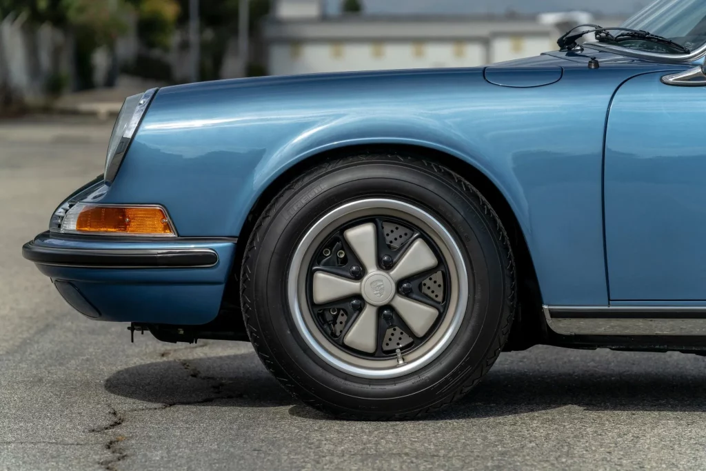 Los nombres que están detrás de este Porsche 911S que ha costado lo que cuatro a estrenar 14 Motor16 1971 Porsche 911S RUF Seinfeld 14 Motor16