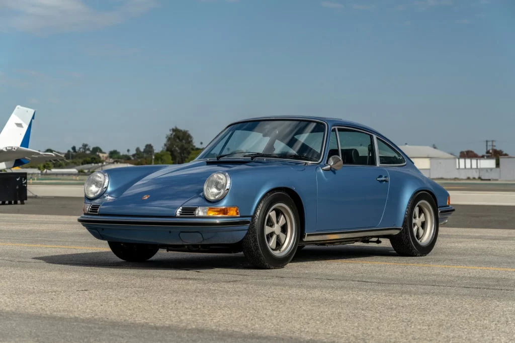 Los nombres que están detrás de este Porsche 911S que ha costado lo que cuatro a estrenar 2 Motor16 1971 Porsche 911S RUF. Seinfeld. Imagen exterior.