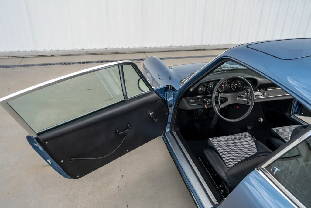 Los nombres que están detrás de este Porsche 911S que ha costado lo que cuatro a estrenar 21 Motor16 1971 Porsche 911S RUF Seinfeld 18 Motor16