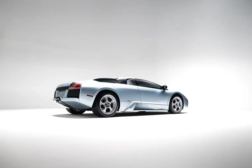 Lamborghini, V12, manual... Mejor combinación que la de Euromillones 1 Motor16 2003 Lamborghini Murciélago BaT. Imagen trasera.