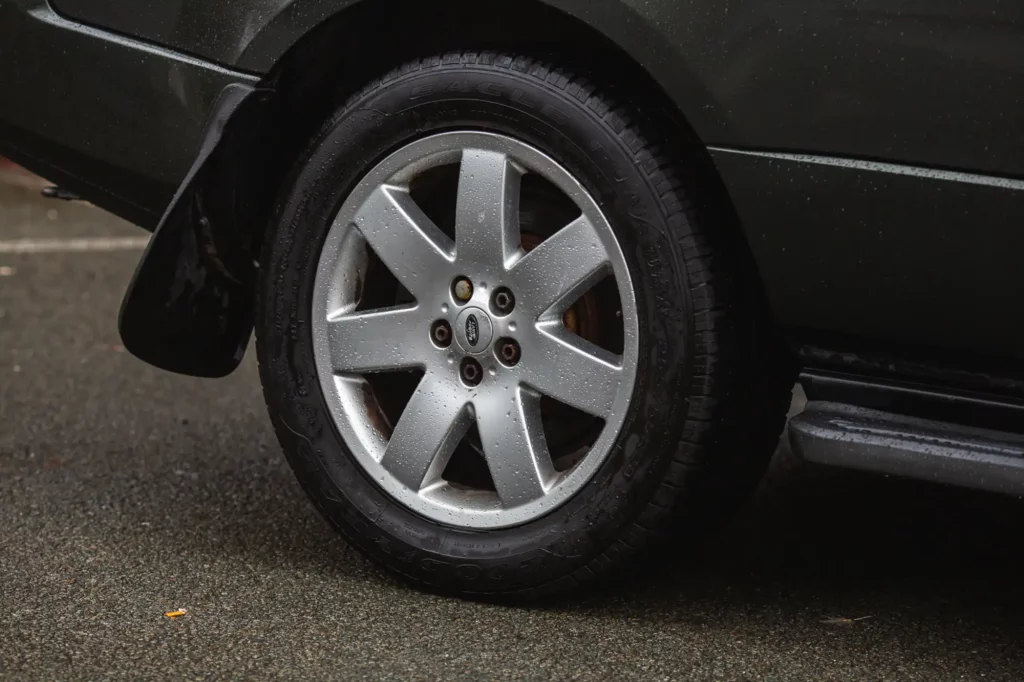 El Range Rover más querido por la Reina Isabel II y por Jeremy Clarkson puede ser tuyo 18 Motor16 2007 range rover voge iconic auctioneers 19 Motor16