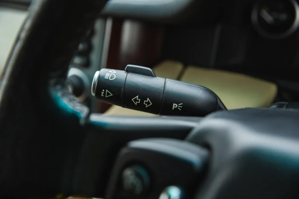 El Range Rover más querido por la Reina Isabel II y por Jeremy Clarkson puede ser tuyo 34 Motor16 2007 range rover voge iconic auctioneers 30 Motor16