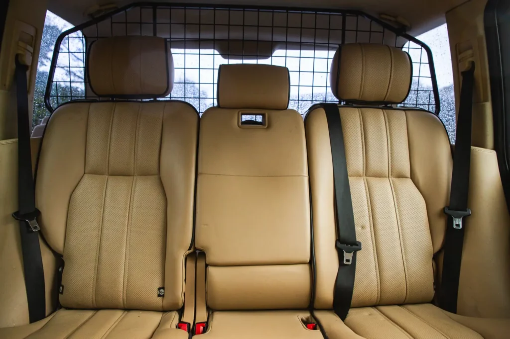 El Range Rover más querido por la Reina Isabel II y por Jeremy Clarkson puede ser tuyo 27 Motor16 2007 range rover voge iconic auctioneers 32 Motor16