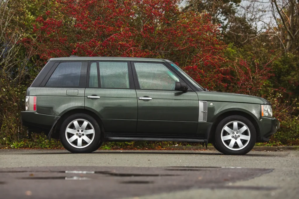 El Range Rover más querido por la Reina Isabel II y por Jeremy Clarkson puede ser tuyo 8 Motor16 2007 range rover voge iconic auctioneers 5 Motor16