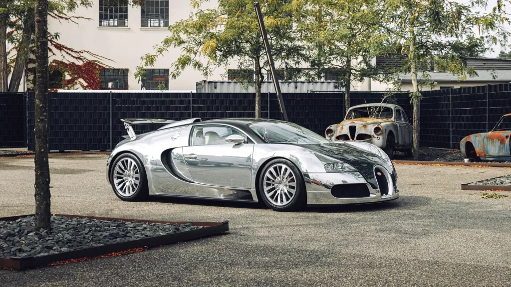 Este Bugatti Veyron no necesita pintura para acariciar los 2 millones de euros 1 Motor16 2008 Bugatti Veyron 16.4 Pur Sang. Imagen exterior.