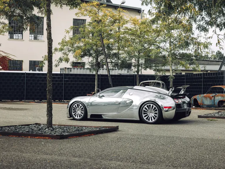 Este Bugatti Veyron no necesita pintura para acariciar los 2 millones de euros 8 Motor16 2008 bugatti veyron 16 4 pur sang 39 Motor16