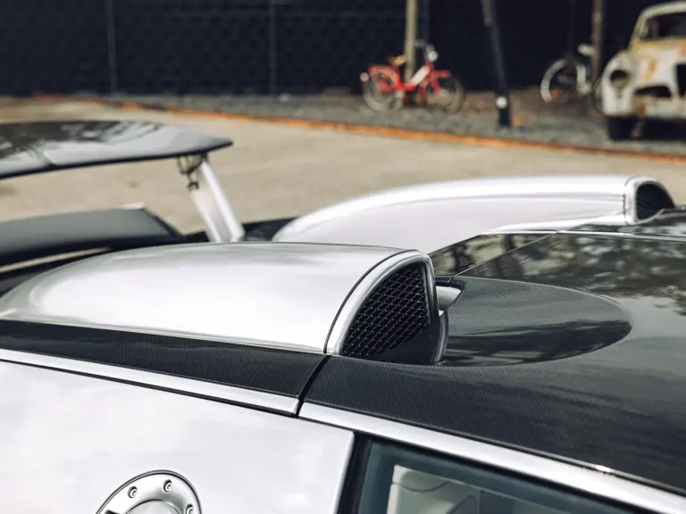 Este Bugatti Veyron no necesita pintura para acariciar los 2 millones de euros 22 Motor16 2008 bugatti veyron 16 4 pur sang 42 Motor16