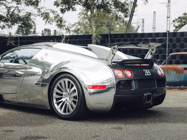 Este Bugatti Veyron no necesita pintura para acariciar los 2 millones de euros 17 Motor16 2008 bugatti veyron 16 4 pur sang 49 Motor16