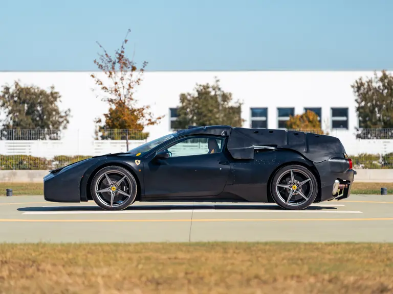 El Ferrari 458 Italia del millón de euros que es un regalo para lo que encierra 9 Motor16 2011 Ferrari 458 Italia M6 LaFerrari 1 Motor16