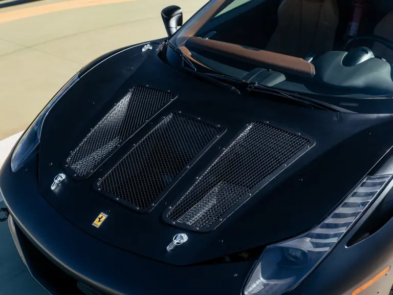 El Ferrari 458 Italia del millón de euros que es un regalo para lo que encierra 17 Motor16 2011 Ferrari 458 Italia M6 LaFerrari 15 Motor16