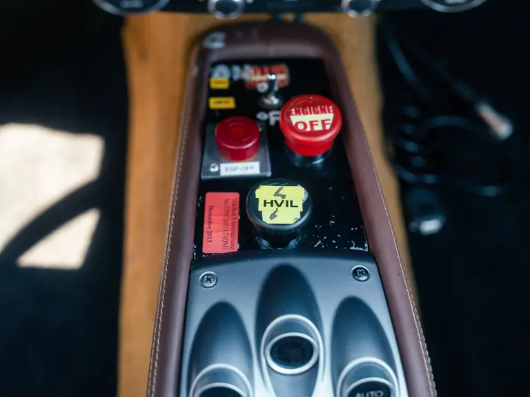 El Ferrari 458 Italia del millón de euros que es un regalo para lo que encierra 30 Motor16 2011 Ferrari 458 Italia M6 LaFerrari 25 Motor16