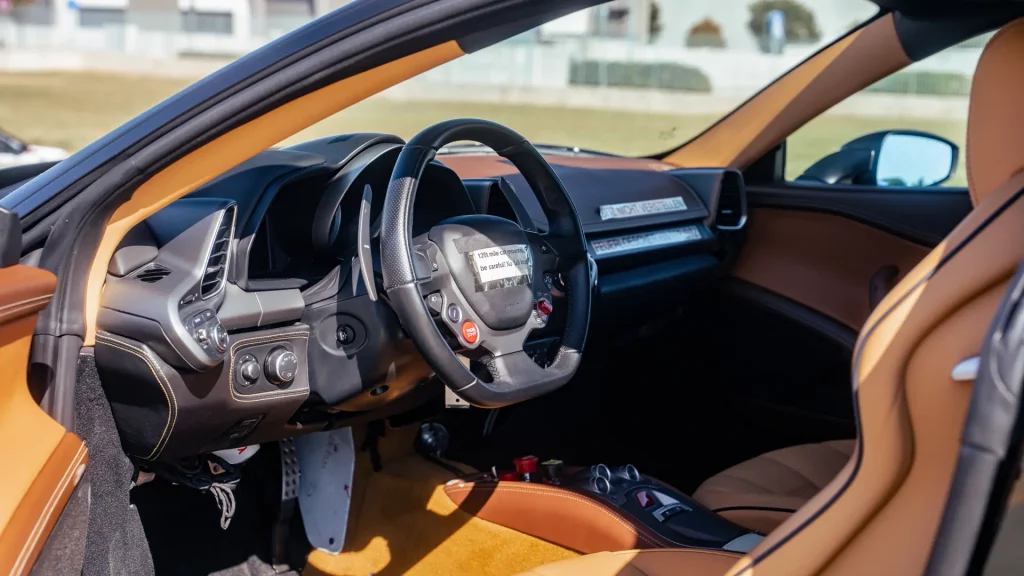 El Ferrari 458 Italia del millón de euros que es un regalo para lo que encierra 25 Motor16 2011 Ferrari 458 Italia M6 LaFerrari 30 Motor16