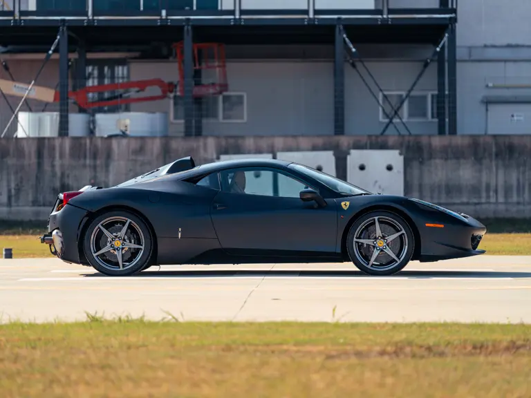 El Ferrari 458 Italia del millón de euros que es un regalo para lo que encierra 10 Motor16 2011 Ferrari 458 Italia M6 LaFerrari 5 Motor16