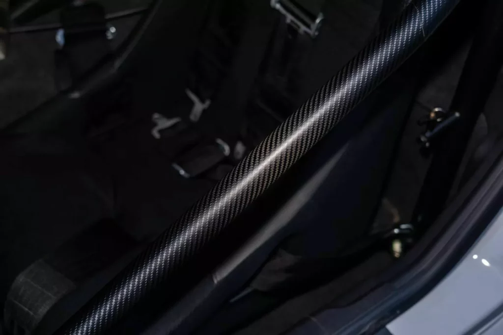 Este Chevrolet Camaro es tan potente como un Veyron, pero cuesta lo que sus neumáticos 26 Motor16 2023 Chevrolet Camaro COPO Mecum 17 Motor16