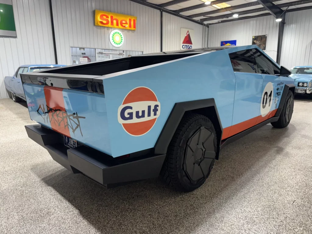 2024 Tesla Cybertruck Gulf. Imagen trasera.